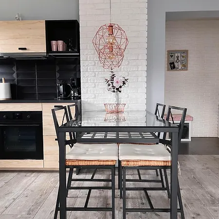 Apartment White View Rose *